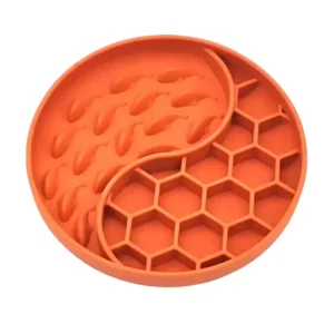 Crafted with food-grade silicone certified by FDA/LFGB standards 16, this 19.2×4cm bowl ensures 100% non-toxic safety for pets. The ultra-soft yet tear-resistant material withstands daily chewing, boiling water sterilization, and retains shape after repeated folding 57. Anti-Choking Slow Feeder Design Unique raised ridges and maze-like patterns force pets to eat slowly, reducing choking risks by 60% and aiding digestion 5. Ideal for fast-eating dogs or cats prone to bloating, the design transforms mealtime into a stimulating mental exercise. 9 Stylish Colors & Practical Portability Choose from nature-inspired shades like Morandi Purple, Olive, or Slate Gray to match any home décor. Weighing only 110g (approx.), it folds flat to 2cm thickness 7, fitting effortlessly in travel bags. The included frosted storage baglocks hygiene and prevents dust 1. ✅ Key Benefits for Pet Owners • Prevents Vomiting/Choking: Patented slow-feed structure 5. • Easy Maintenance: Dishwasher-safe & stain-resistant 16. • Non-Slip Base: Suction cups keep the bowl steady during energetic eating 8. • Eco-Friendly: Reusable for years, reducing plastic waste